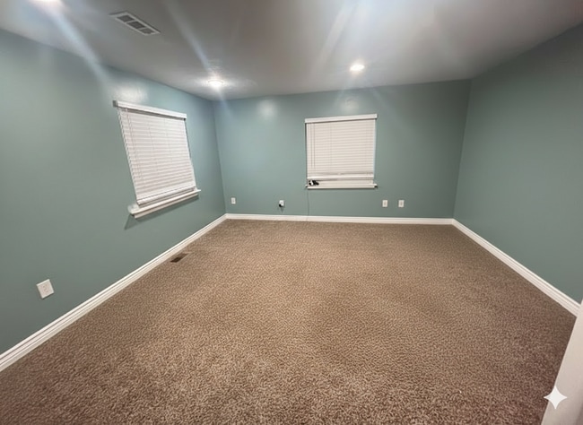 Building Photo - 8241 Imperial Oak Dr