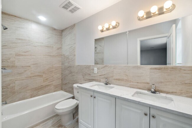 Building Photo - 889 S 17th St