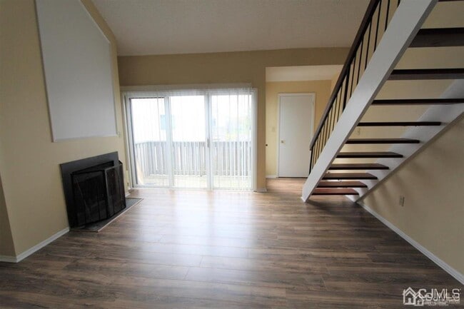 Building Photo - 1618 Aspen Dr
