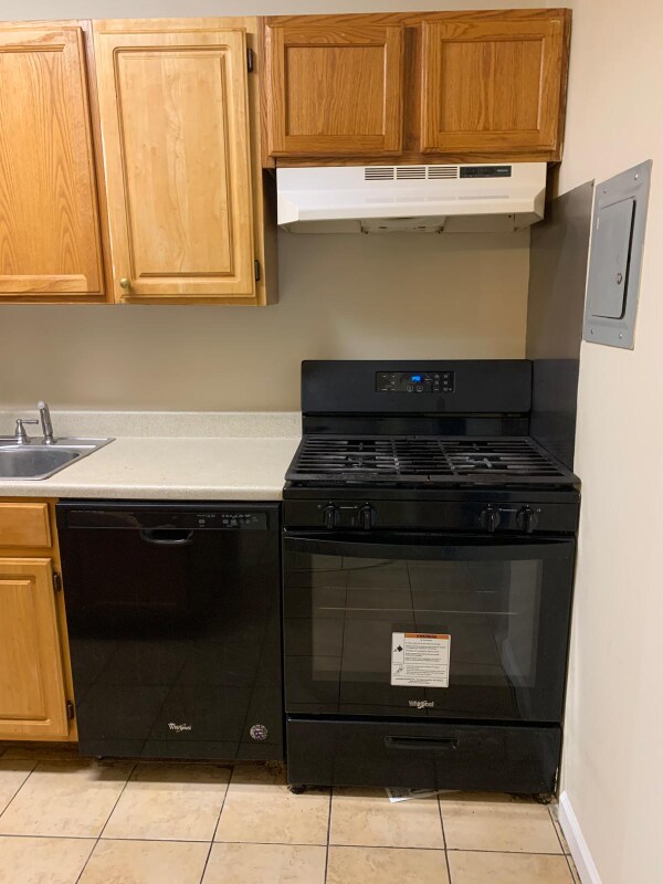Building Photo - 5504 Karen Elaine Dr