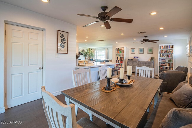 Building Photo - 1909 E Bethany Home Rd