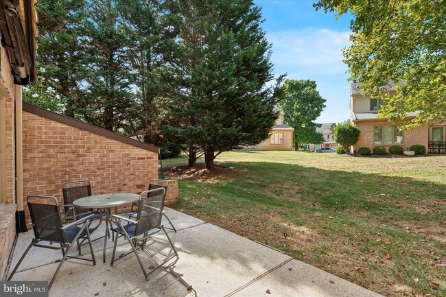 Building Photo - 75 Militia Hill Dr