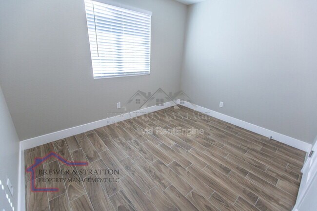 Building Photo - 2334 W Romley Rd