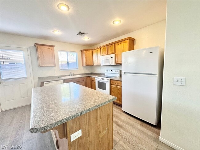 Building Photo - 1101 Red Butte St