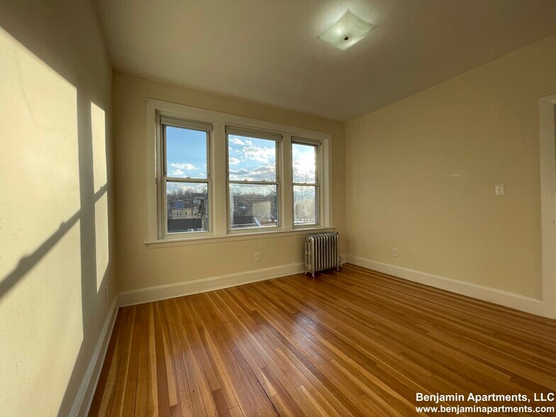 Building Photo - 33 Lancaster Terrace