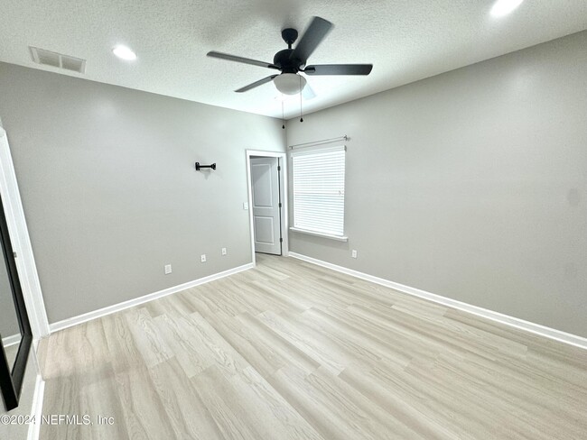 Building Photo - 46 Pindo Palm Dr