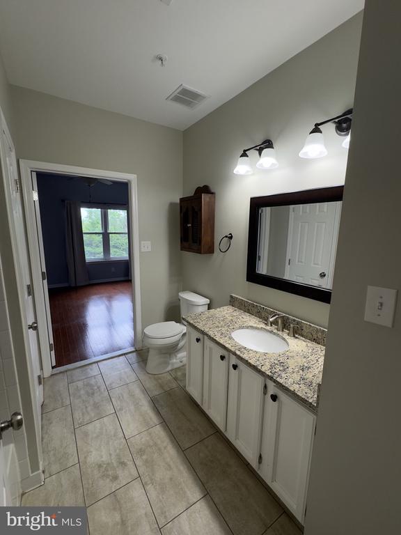 Building Photo - 6553 Grange Ln