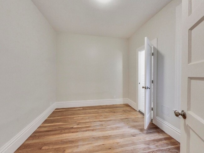 Building Photo - 1115 Polk St