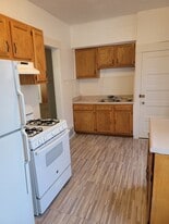 Building Photo - 106 Logan St