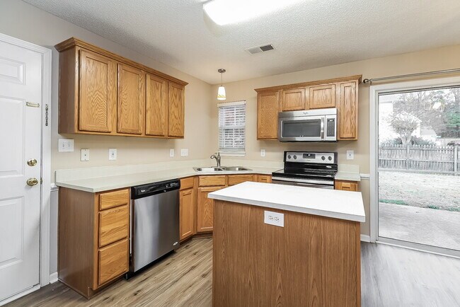 Building Photo - 15214 Leslie Brooke Rd