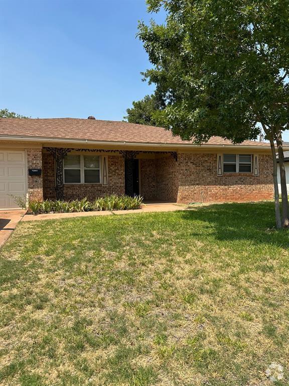 Building Photo - 4050 Brookhollow Dr