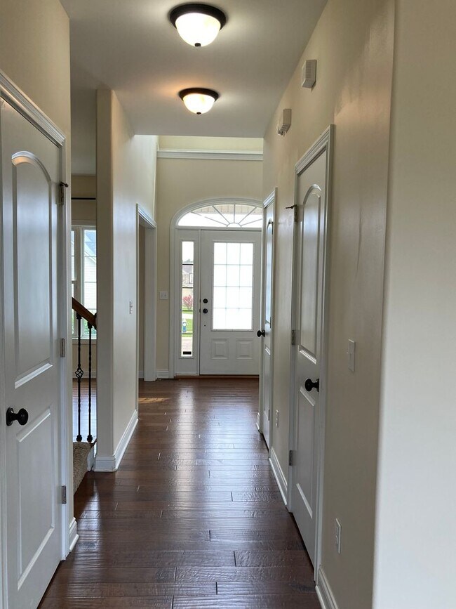 Building Photo - 108 Carriage Hills Ln