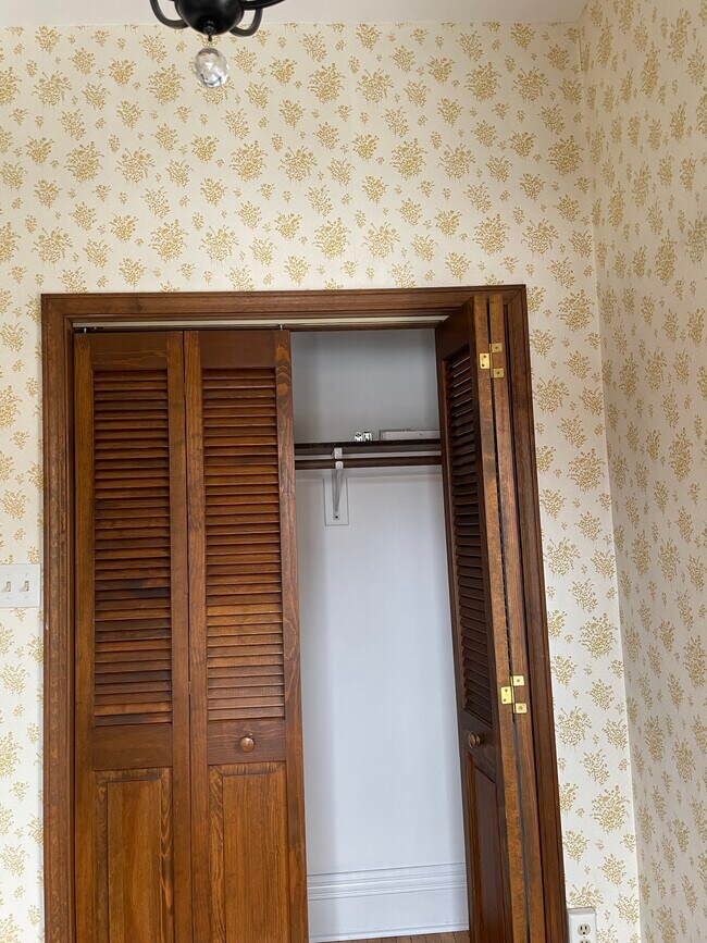 Front Hall Closet - 471 Virginia St