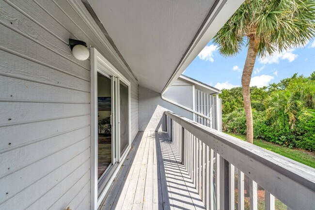 Building Photo - 4949 N Hwy A1A