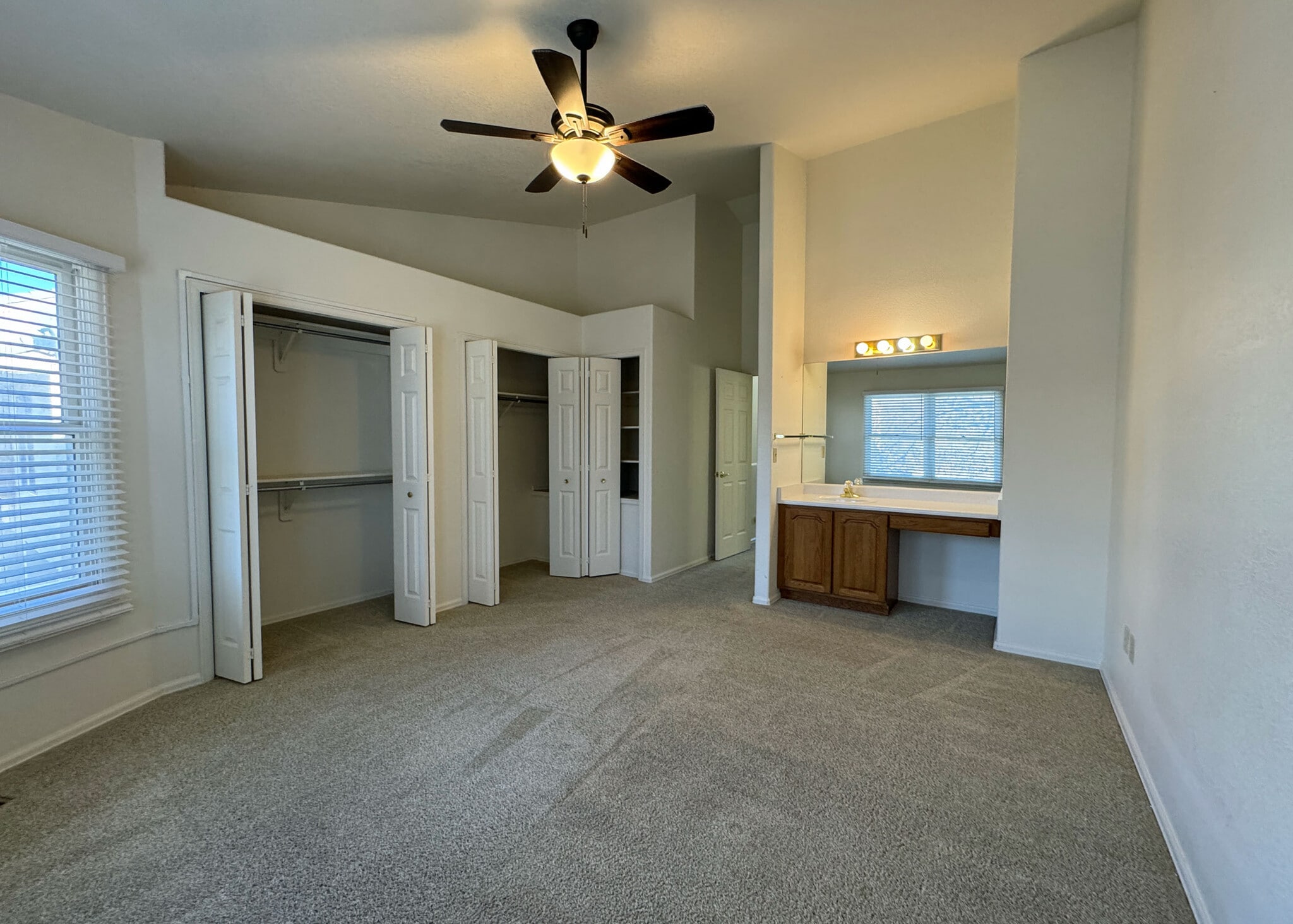 Building Photo - 6913 Yellowpine Dr