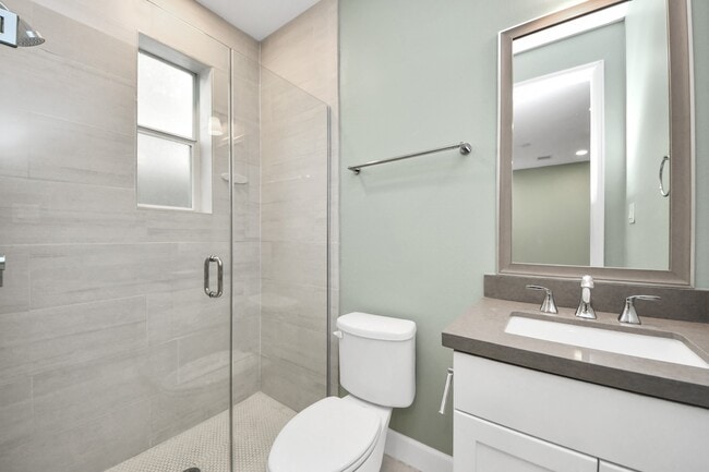 Building Photo - 1716 Stuart St