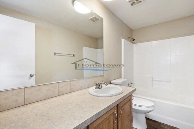 Building Photo - Country Home with Fenced Yard in Hayden!