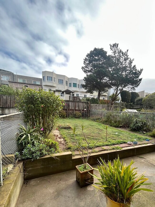 Building Photo - Charming Parkside 2bd/2bth Home