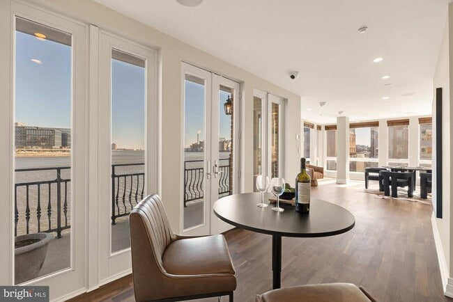 Building Photo - 622 Ponte Villas N