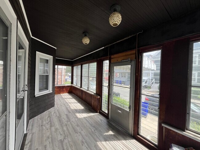 Primary Photo - 149 Oakland St