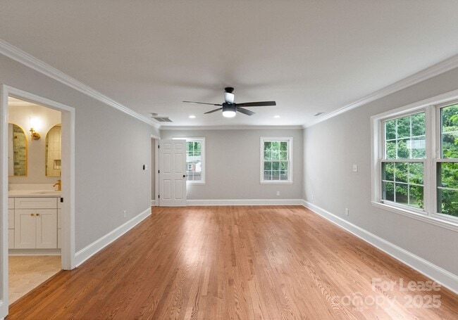 Building Photo - 1121 S Edgemont Ave