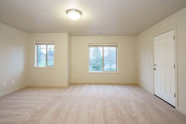 Building Photo - 3 Bedroom 2.5 Bath with Rasied Garden Beds - Felida Park Neighborhood