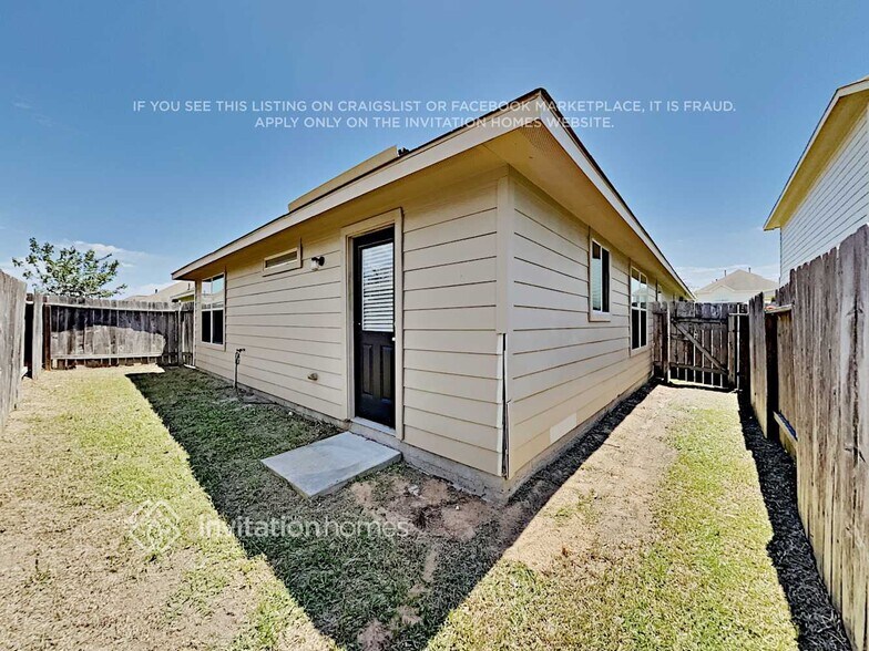 Building Photo - 18822 N Lyford Dr