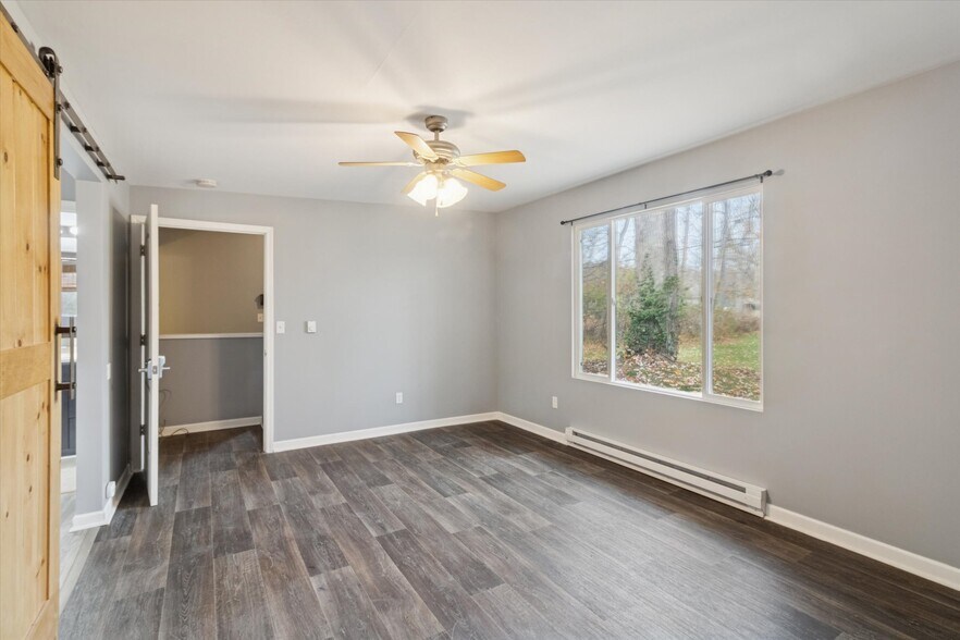 Building Photo - 671 W Clark Rd