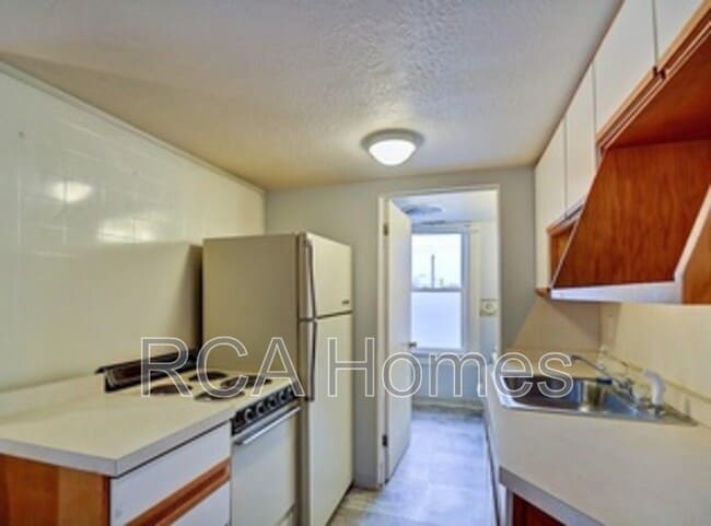 Building Photo - 2912.5 Shelby St