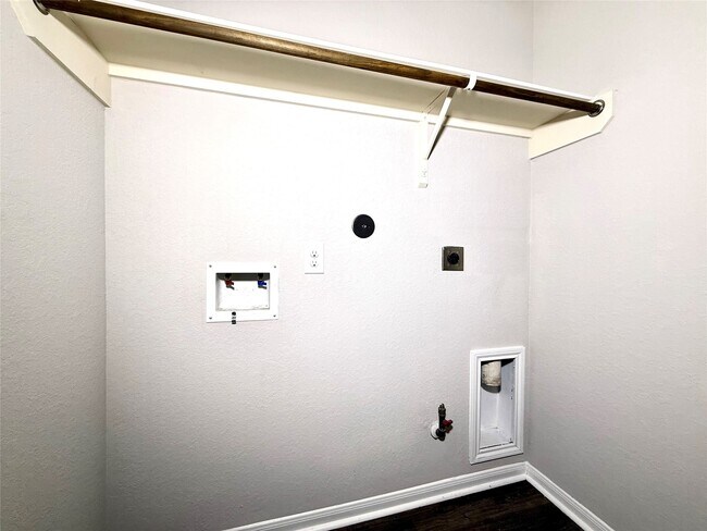 Building Photo - 10646 Chestnut Path Way