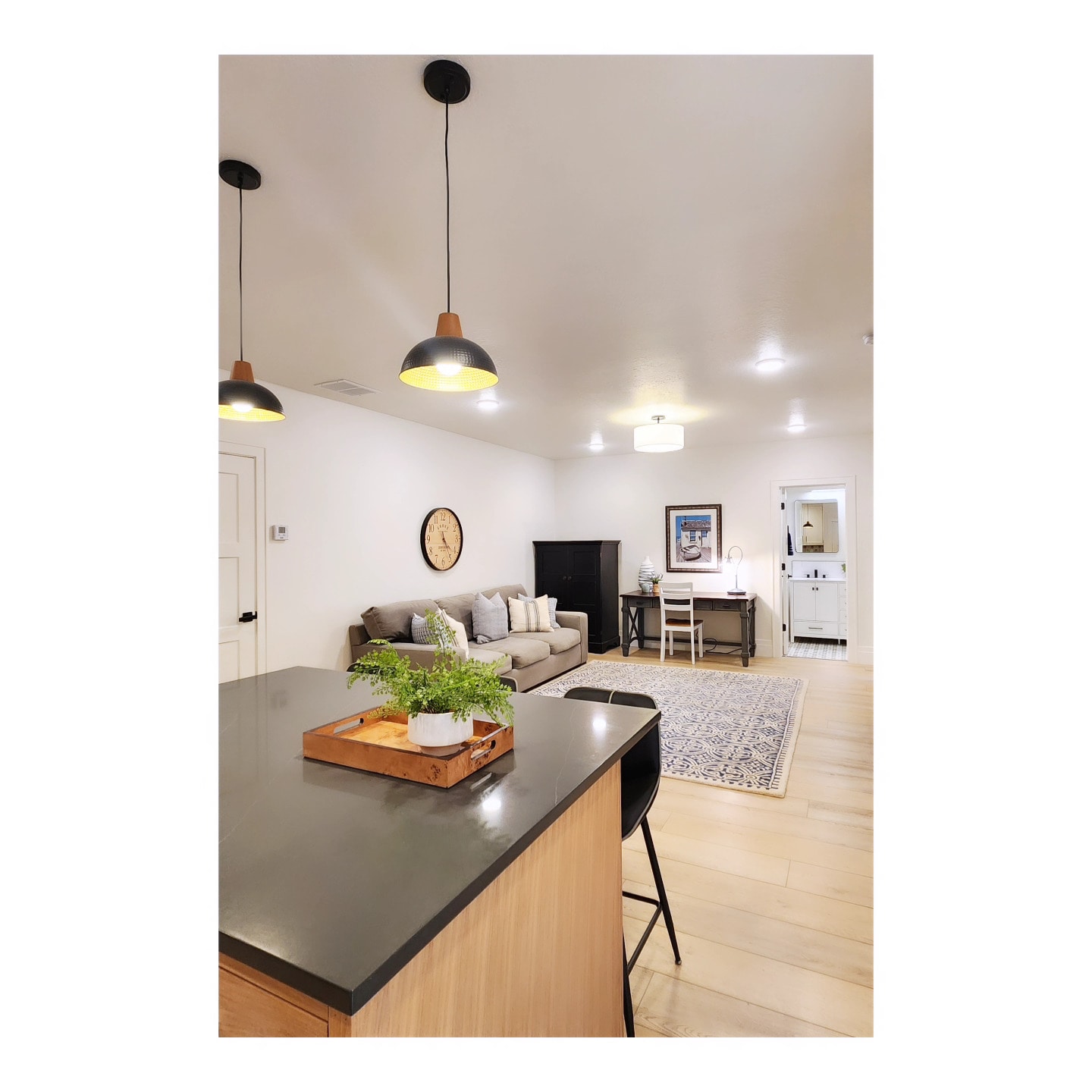 Building Photo - 107 S Moonlit Rd