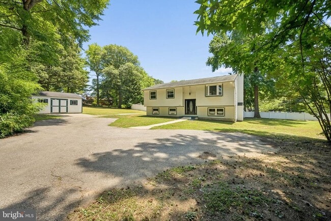 Building Photo - 1365 Moyer Rd