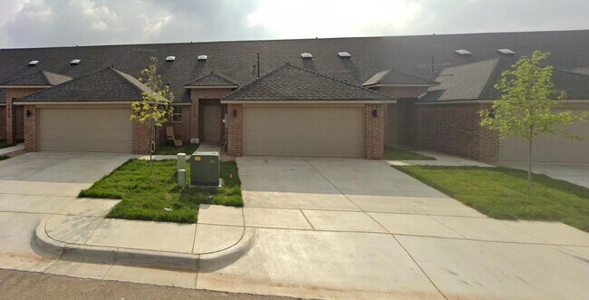 Building Photo - 7617 Woodford Ave