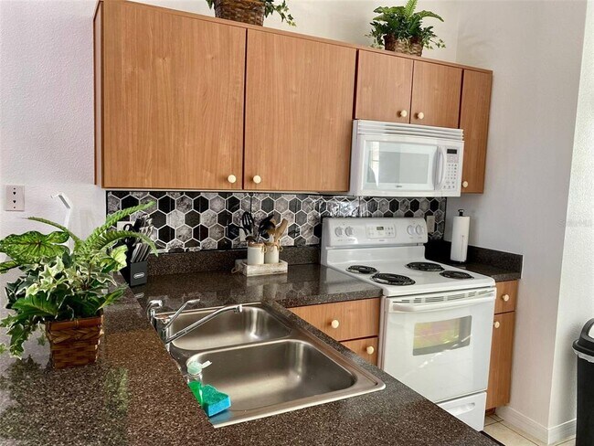 Building Photo - 1308 S Beach Cir
