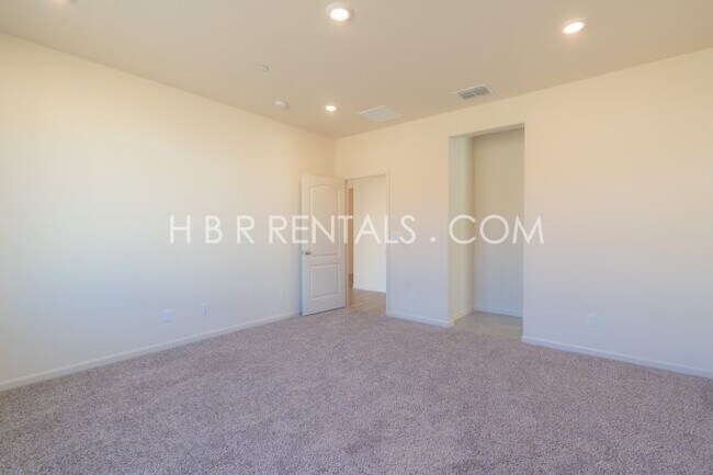 Building Photo - Modern & Spacious SINGLE STORY 4-Bedroom Home in Manteca – Fresh Updates & Comfortable Living