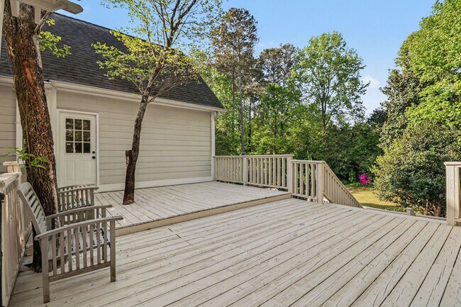 Building Photo - Two Levels. Two Kitchens. One Pool. East Cobb at $5,495/month
