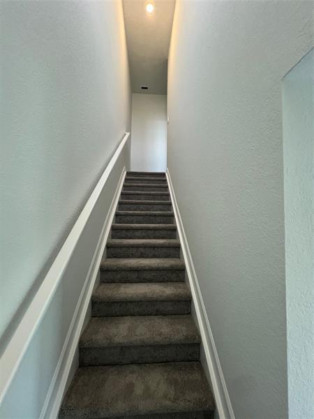 Building Photo - 655 SE Lk Fls St