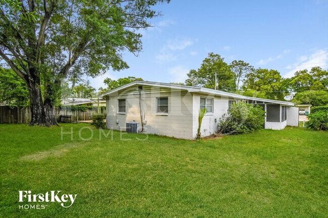 Building Photo - 7940 Fresca St