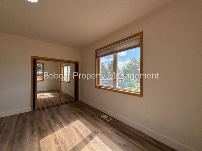 Building Photo - 1300 Bridle Way