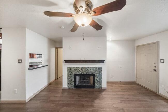 Building Photo - 1880 White Oak Dr