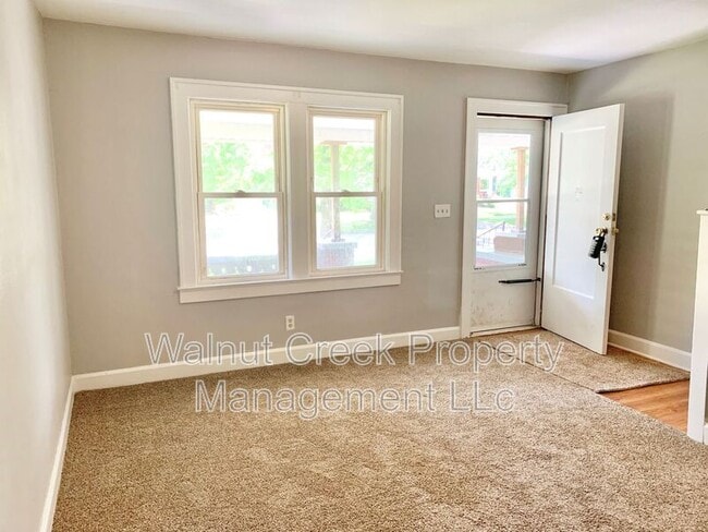 Building Photo - 1911 E 34th St