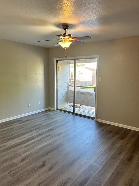 Building Photo - 3901 Woodchase Dr