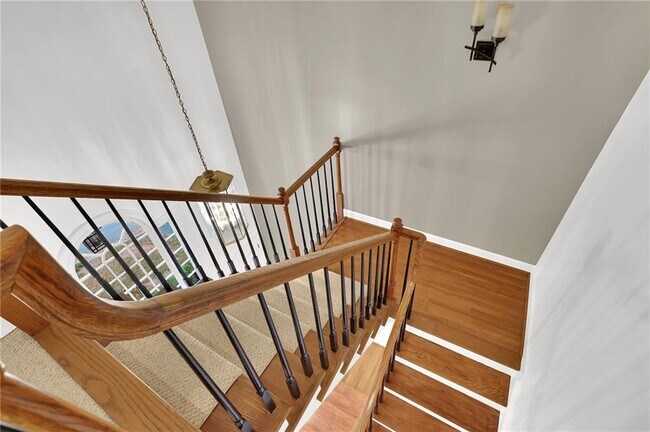 Building Photo - 7155 Roswell Rd