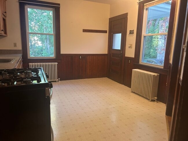 Building Photo - 30 Goldsmith St