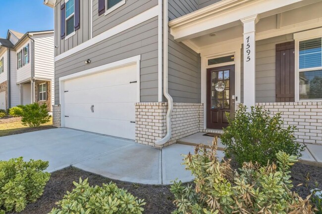 Building Photo - 7595 Jennadee Dr