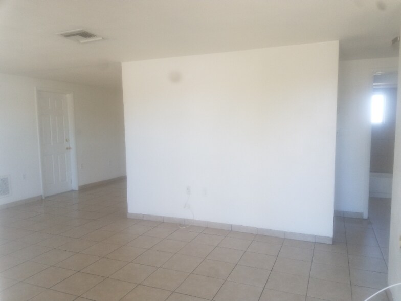 Building Photo - 4548 Belfast Dr