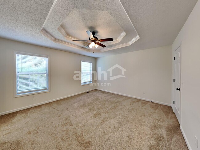 Building Photo - 502 Silver Maple Ln