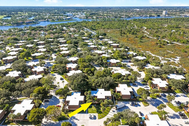 Building Photo - 3071 30th Ct