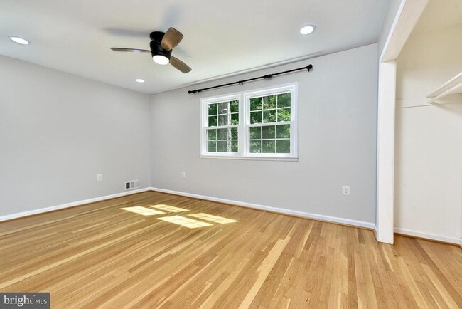 Building Photo - 5012 Dodson Dr