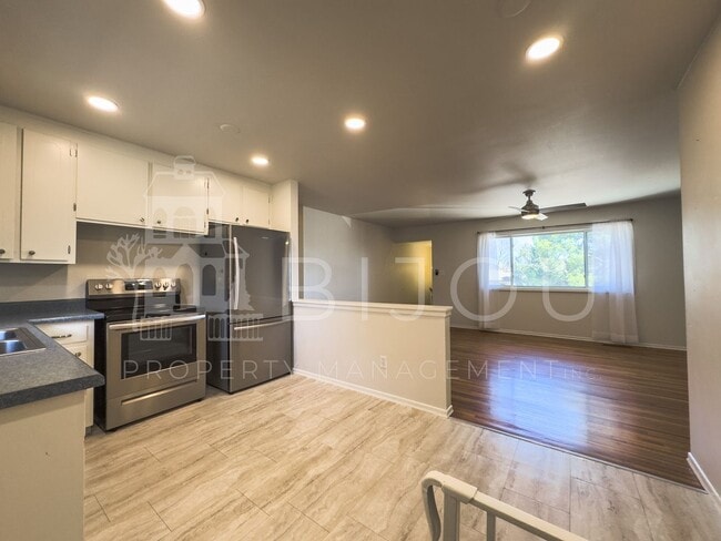 Building Photo - Westside Duplex